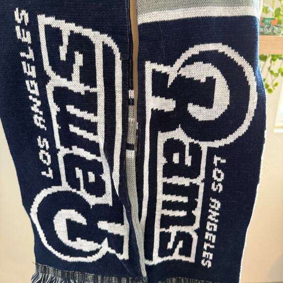Los Angeles Rams NFL Team Logo Knit Scarf Reversible Unisex Blue Gray - Picture 4 of 5